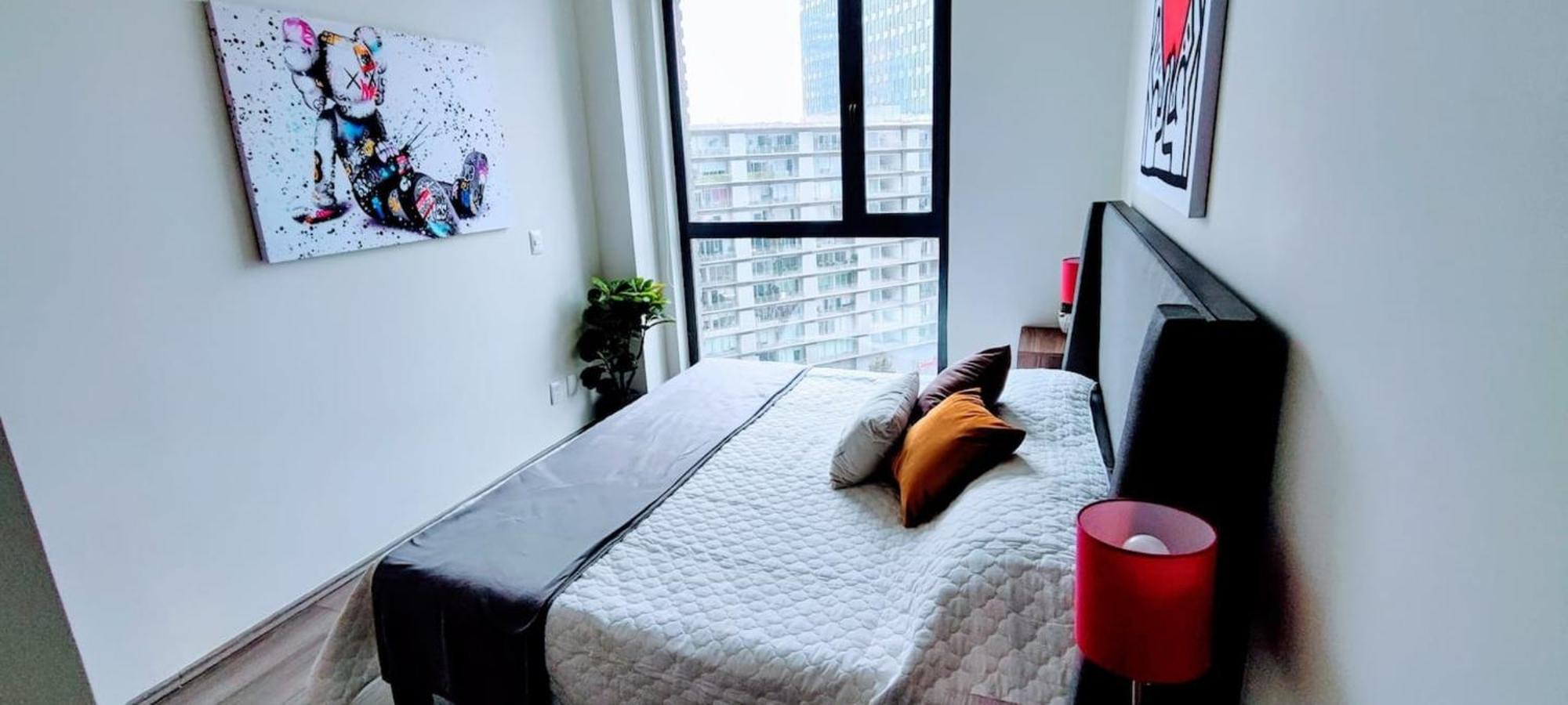 Stylish High-rise Ks Bed, Pool!